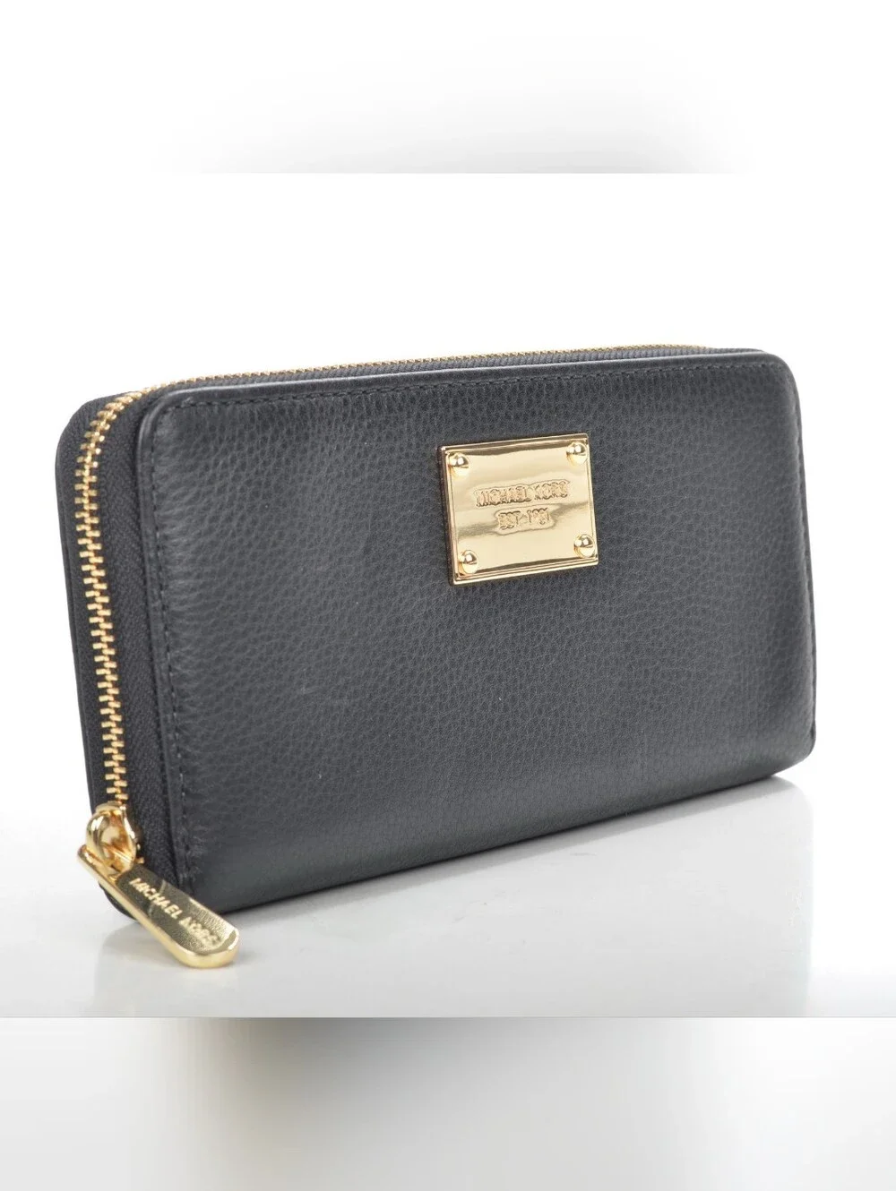 Michael Kors Black Leather Jet Set Continental Zip Around Wallet